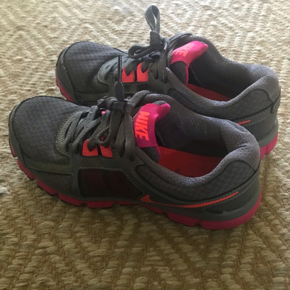Nike women’s shoes size 7